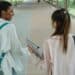 pexels-zen-chung- deux étudiantes qui parlent une autre langue ensemble - 5 langues que tu dois apprendre pendant tes études