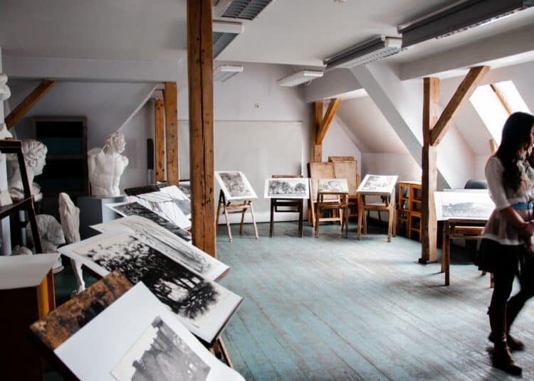 unsplash - natalia-marcelewicz- étudiante en art - 5 raisons d’étudier dans une école d’art