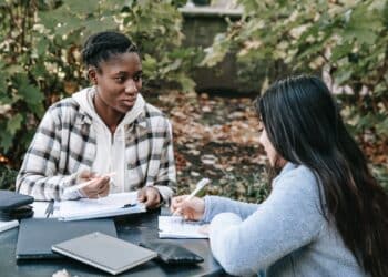 Découvre ou redécouvre les 8 services aux étudiants de la HELHa