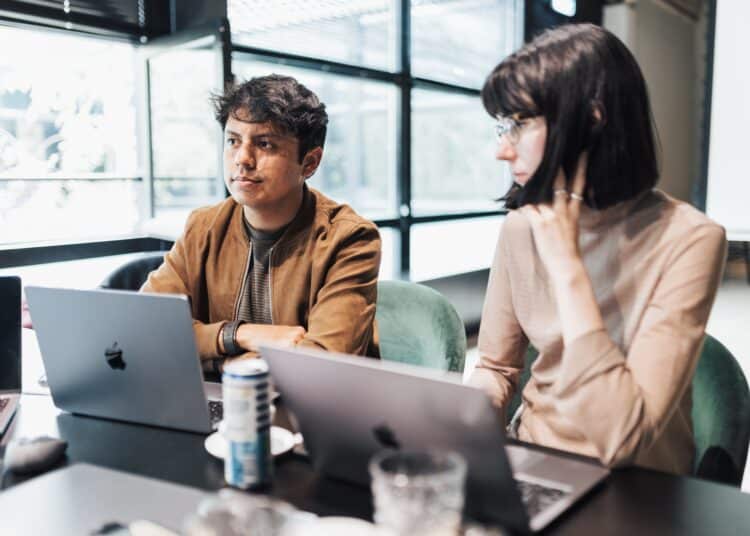 pexels-matheus-bertelli- La flexibilité s'installe parmi les principales attentes des jeunes travailleurs