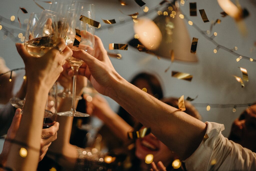 pexels-cottonbro-studio- 5 onmisbare dingen op jouw kotfeestje