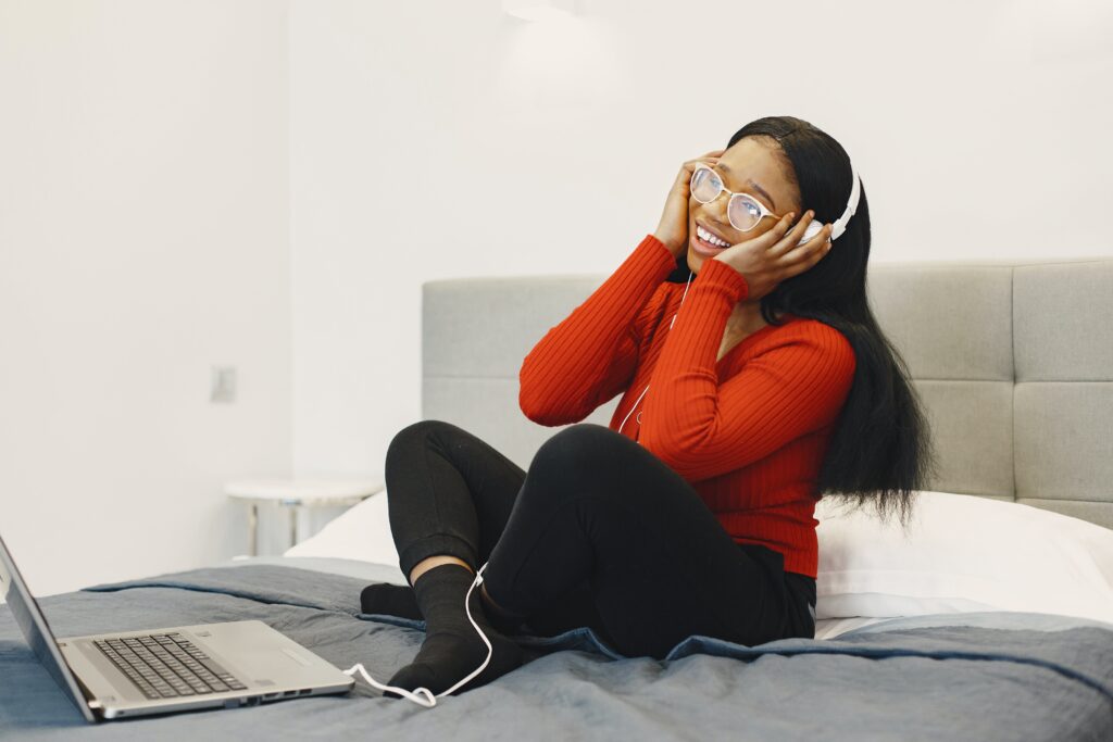 pexels-gustavo-fring-4 podcasts die je deze winter als student moet beluisteren