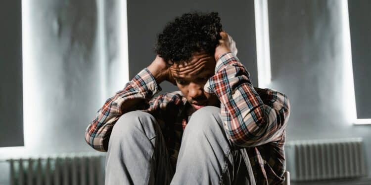 pexels-mart-production-étudiant en stress - Comment surmonter le stress lié aux examens