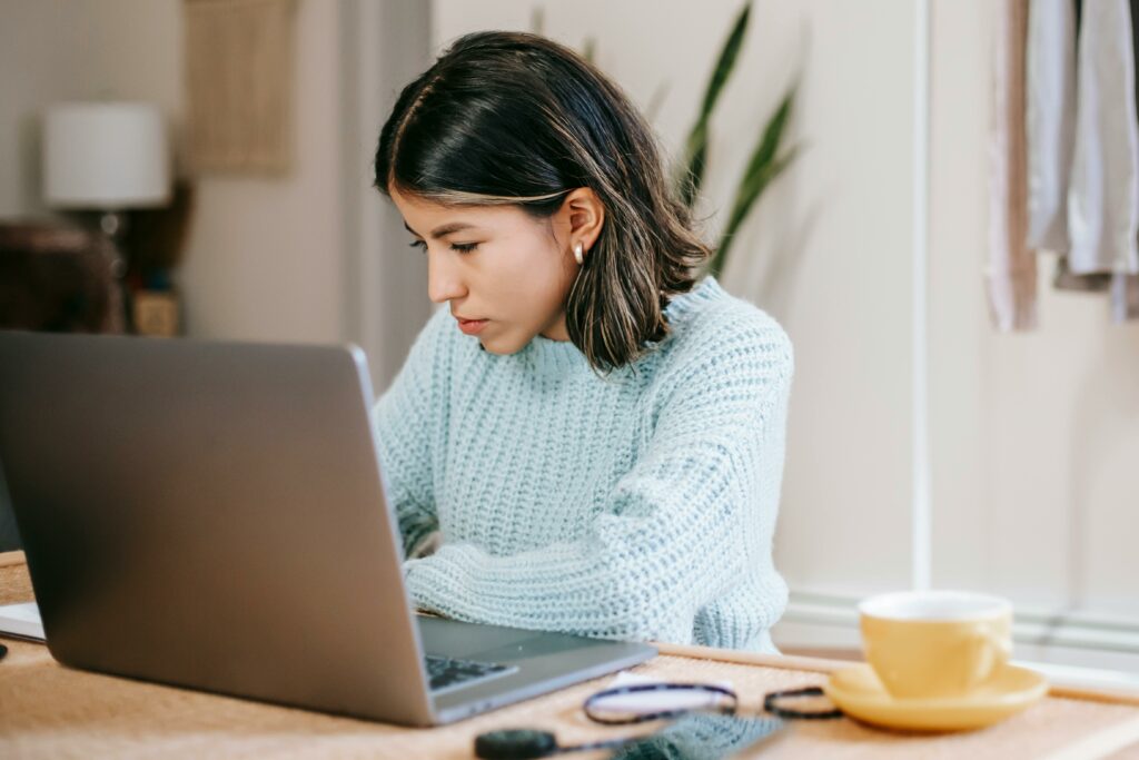 pexels-liza-summer-5 manieren om je stage en studentenjob te combineren