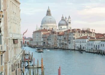 pexels-andrea-piacquadio-paysage en Italie- quelles destinations en europe visiter lorsqu'on est étudiant