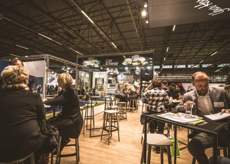 pexels-julian-v-Job Fair-Pourquoi se rendre à une Job Fair ?jpg