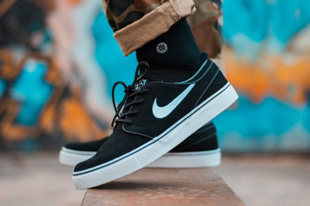 pexels-ray-piedra-4 tijdloze sneakers voor studenten