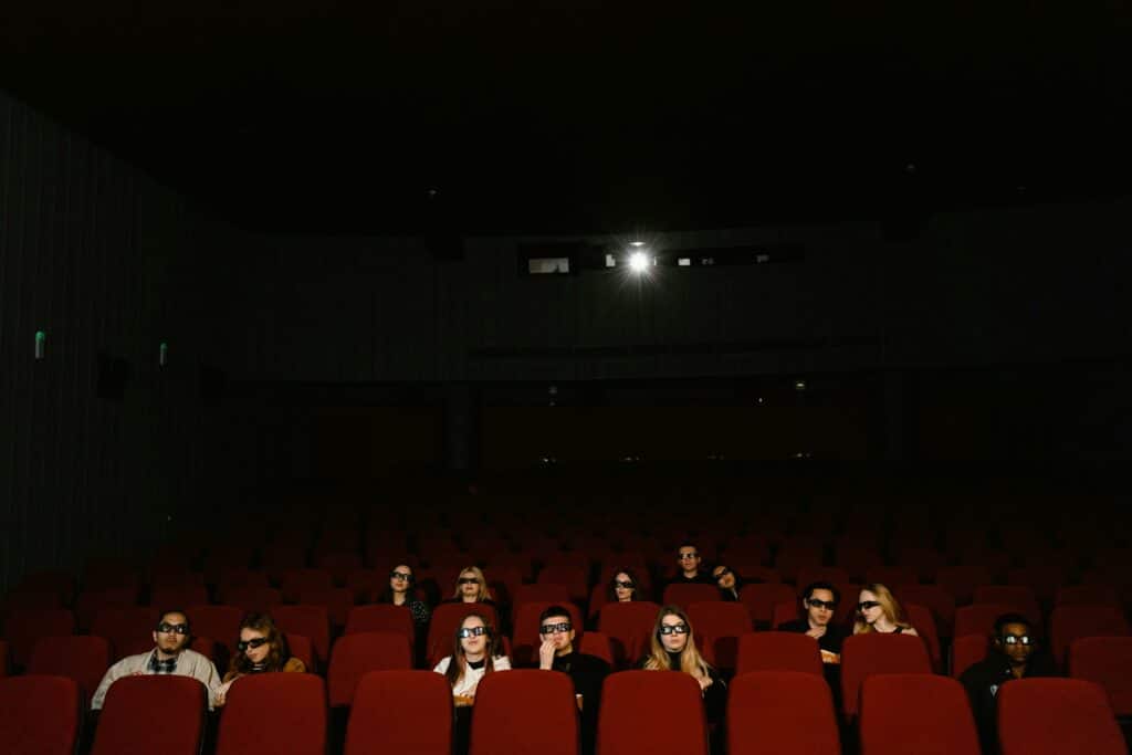 pexels-tima-miroshnichenko-salle de cinéma- gagne ton accréditation au festival de cannes
