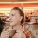 pexels-alina-rossoshanska-femme café- .choses à faire à namur jpg