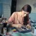 pexels-andrea-piacquadio-femme écrit -stratégies développer créativité en étude de comm