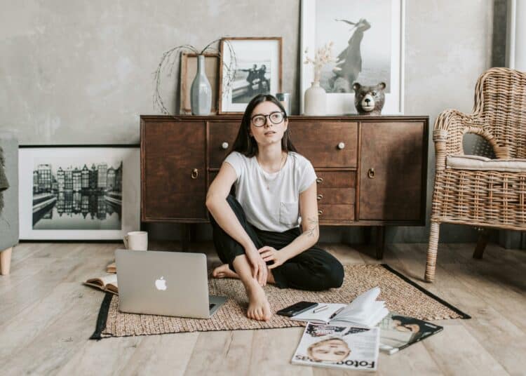 pexels-vlada-karpovich - 5 memes qui résument bien les dilemmes de ta vie d'étudiant