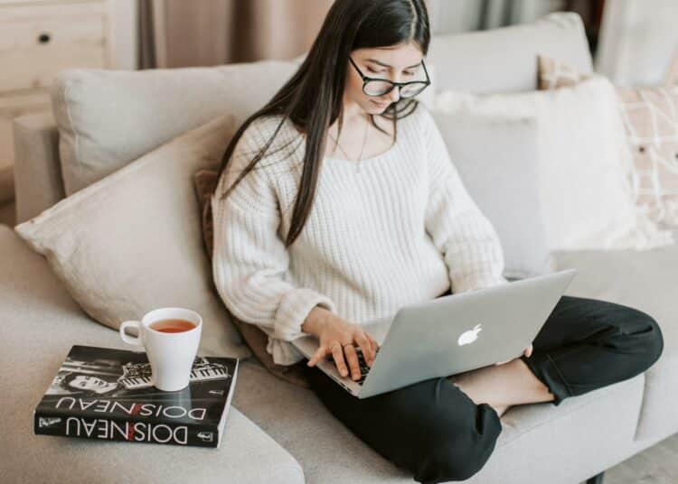 pexels-vlada-karpovich - 6 memes qui résument bien l'écriture d'un mémoire