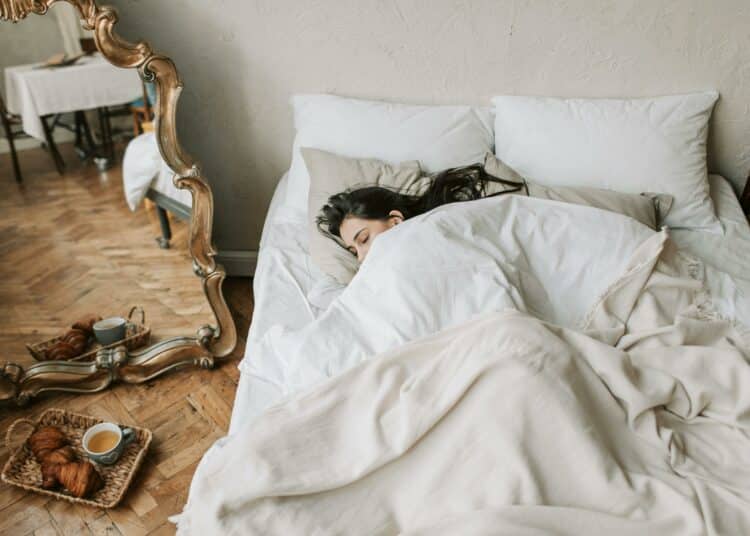 pexels-vlada-karpovich - Si tu n'es pas du matin, ces 5 memes sont pour toi