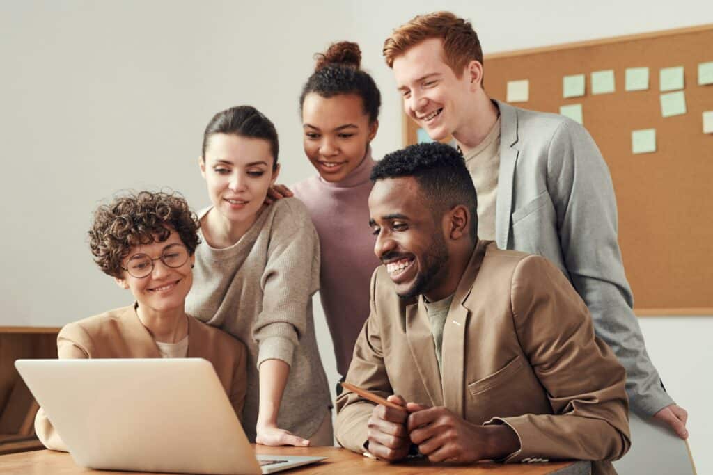 pexels-fauxels-4 voordelen van een vrijwillige zomerstage voor studenten