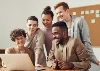 pexels-fauxels-4 voordelen van een vrijwillige zomerstage voor studenten