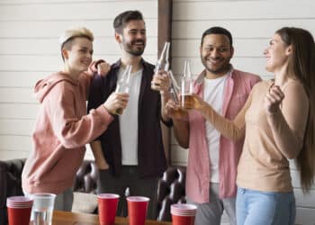 freepik - desperados - Comment assurer une ambiance safe en soirée