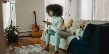 pexels-andres-ayrton- 6 dingen voor kotstudenten die met vrienden naar de Olympische Spelen kijken