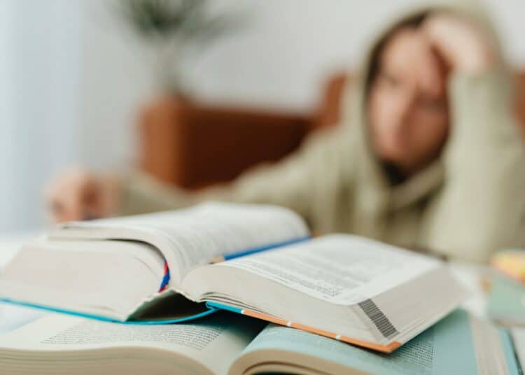 pexels-karolina-grabowska - Si t'as une seconde session, ces 6 memes sont pour toi