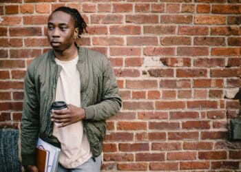 pexels-ketut-subiyanto- 4 voordelen van een vakantiejob voor studenten