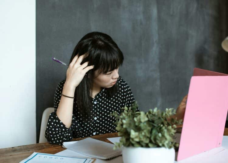 pexels-rdne- étudiant qui se concentre - Les essentiels pour une gestion du temps productive