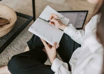pexels-vlada-karpovich- 4 façons de structurer son agenda étudiant