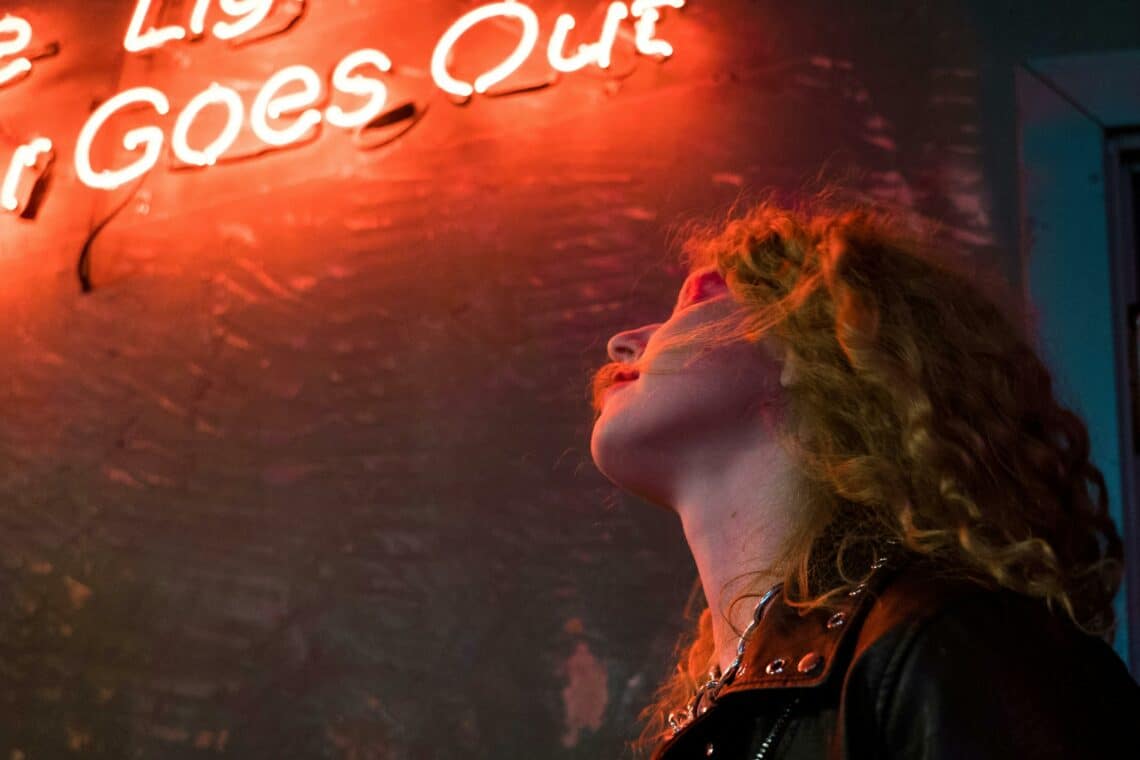 pexels-cottonbro-6 dingen voor studenten die een zomers kotfeestje organiseren