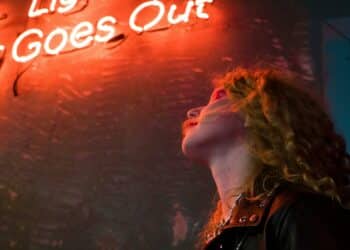 pexels-cottonbro-6 dingen voor studenten die een zomers kotfeestje organiseren