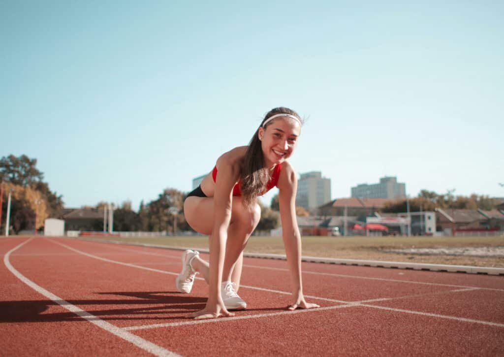 pexels-olly-jeune qui fait de l'athlétisme-Comment se mettre au sport, dès la rentrée