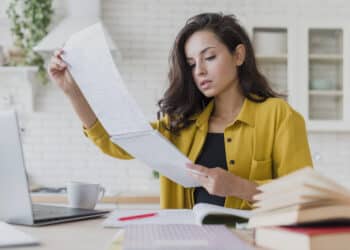 freepik - Les 5 démarches à faire à la fin de tes études