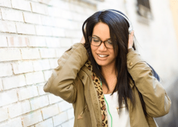 freepik - Les 6 meilleurs casques et écouteurs pour tes études