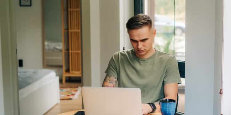 freepik - kotplanet proximus - confession d'un étudiant en kot