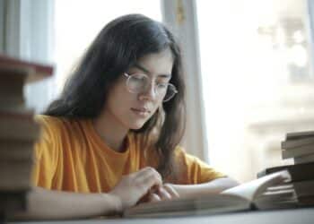 pexels-olly-6 onmisbare items voor studenten tijdens hun herexamens