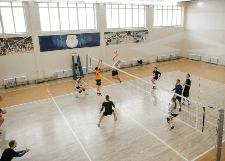 pexels-pavel-danilyuk-match de volleyball en salle-Top 6 des sports les plus complets pour bouger