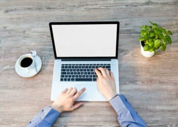 pexels-pixabay-ordinateur portable-Top 7 applications gratuites sur PC pour les cours
