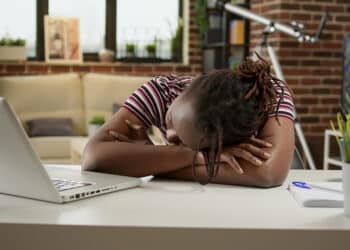 freepik - 4 redenen waarom het oké is om soms lui te zijn als student