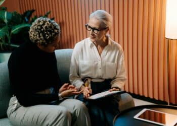 pexels-cottonbro- 5 redenen om nu al aan je cv te werken als student