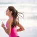 pexels-mastercowley-femme-faisant-un-footing-Pourquoi-cest-important-de-faire-du-sport-quand-on-est-jeune--scaled.jpg