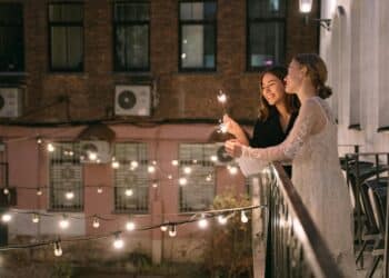 pexels-ivan-samkov-5 redenen om als student Nieuwjaar te vieren met vrienden