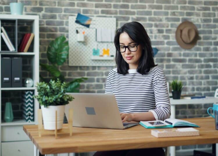 Tu termines bientôt tes études et tu ne te sens pas encore prêt à rentrer dans le monde du travail ?