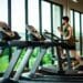 pexels-willpicturethis- homme sur tapis roulant - comment se motiver à aller à la salle de sport en hiver ?.jpg