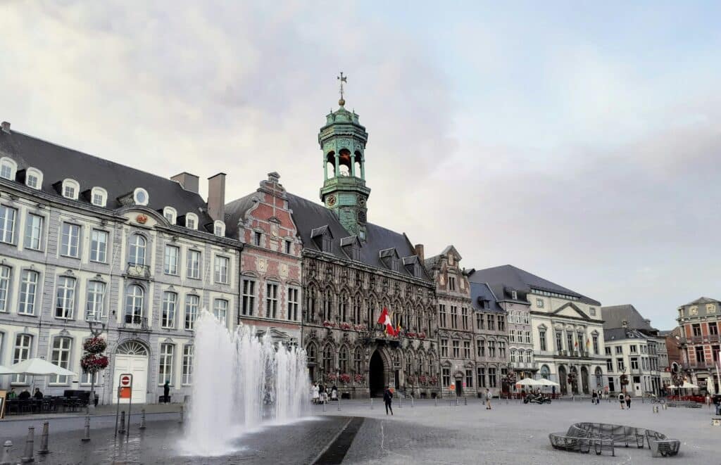 Unsplash-Alexis Mette-ville de Mons-8 endroits où manger pendant ta pause de midi à Mons