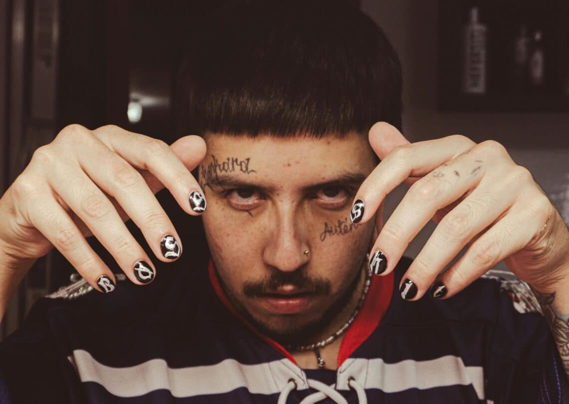 4 redenen voor mannelijke studenten om ook nagellak te dragen