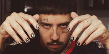 4 redenen voor mannelijke studenten om ook nagellak te dragen