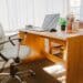 pexels-fotios-photos-chambre d'étudiant rangée - Comment ranger son espace de travail en moins de 10 minutes