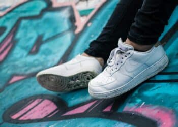 pexels-pluyar-4 wintersneakers voor studenten