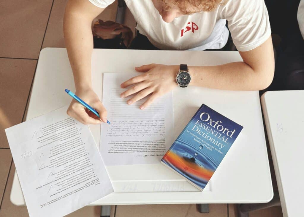 pexels-sndrf- homme passe examen - Pourquoi rater un examen n'est pas si grave que ça ?.jpg
