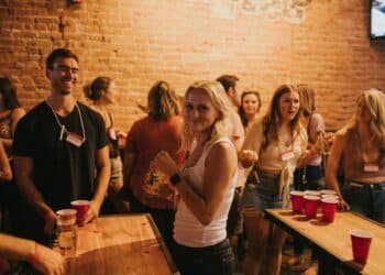 De beste studentenbars in brussel voor goedkope pintjes en onvergetelijke avonden