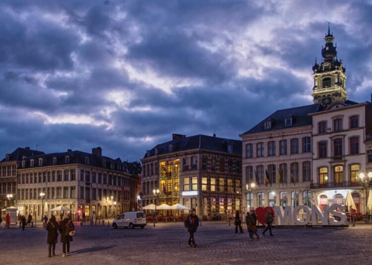 pexels-emmanuel-codden-grand-place-de-mons-Pourquoi-faire-le-Doudou-a-Mons-quand-on-est-etudiant