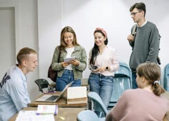 Étudiant actif et solidaire : la 28ᵉ simulation du Parlement jeunesse t’offre de la voix.