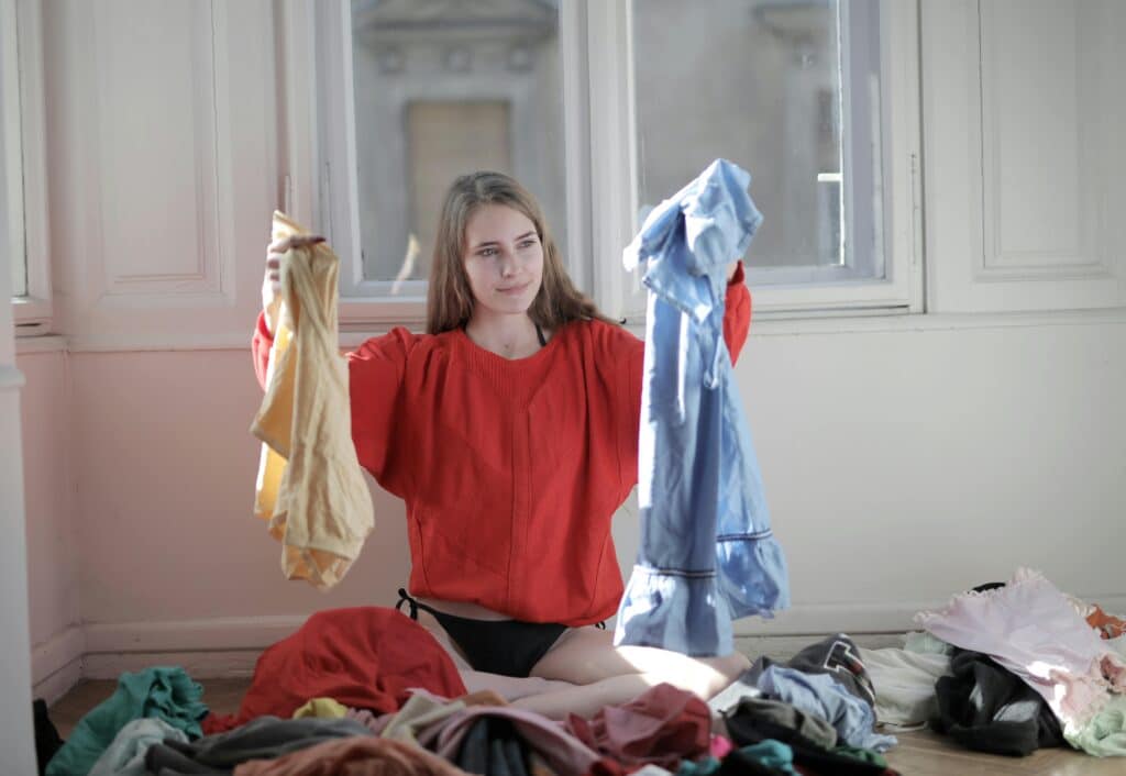 pexels-olly-6 tips om als student een capsule wardrobe samen te stellen
